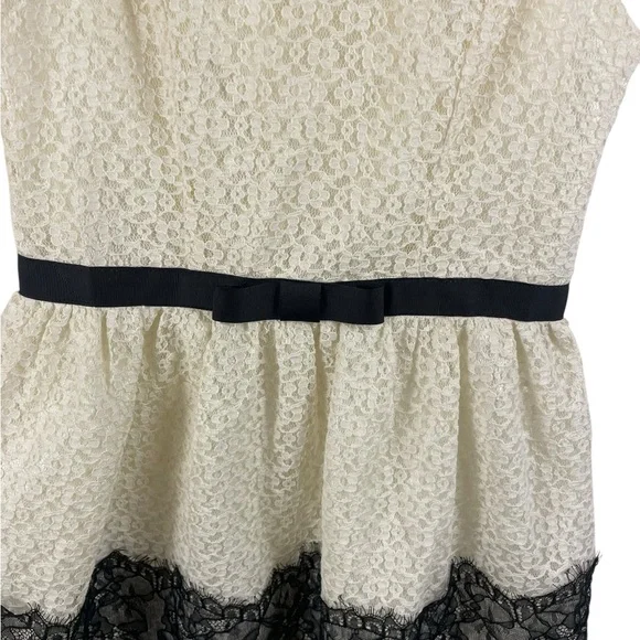 Everleigh Sleeveless Cream Lace Dress with Black Lace Accents, XS - Picture 3 of 9